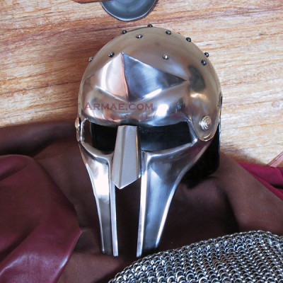 Casque_de_gladiateur_Maximus_HL176A.jpg